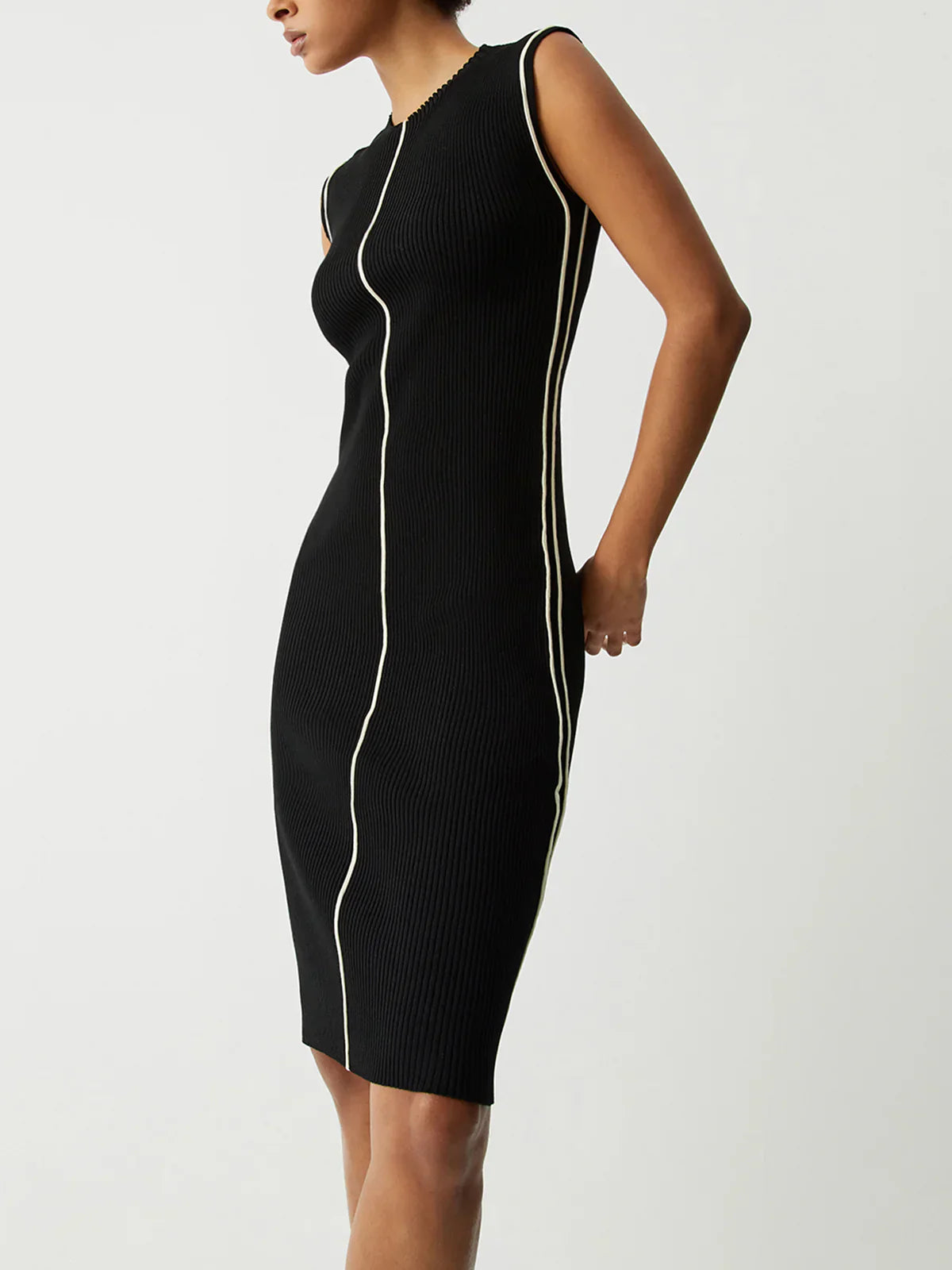 Laroche™ | Robe Midi en Tricot avec Piping Contrasté